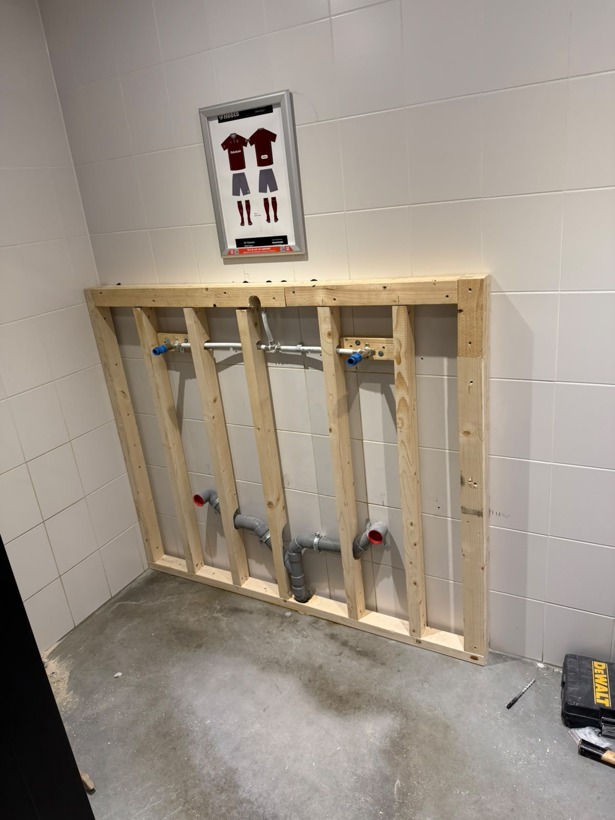 Sanitair plaatsen, werkfoto 2